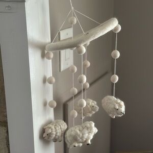 NWOT Sheep Mobile